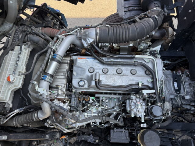 日野：17プロフィア：ハイルーフ：ウィング：メッキ多数：ステンレス多数：リア門口ステンレス