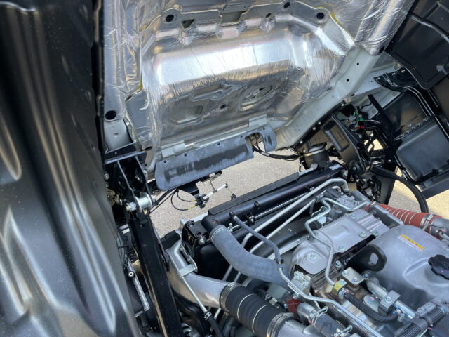 いすゞ　ギガ　ハイルーフ　ウィング　未使用車　アルミホイール　メッキ多数