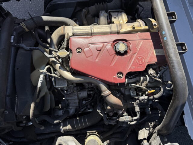 日野：デュトロ：ウィング：ワイドロング：180馬力：ステンレス多数：2.950㎏積