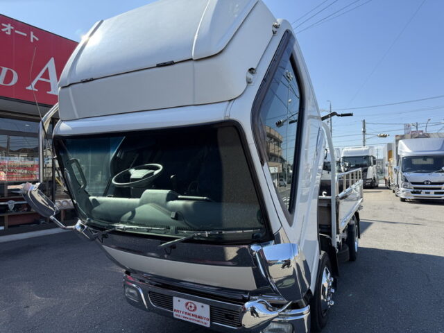 キャンター：平ボデー：標準幅：10尺長：カスタム：オートマ：煤焼き有：150馬力