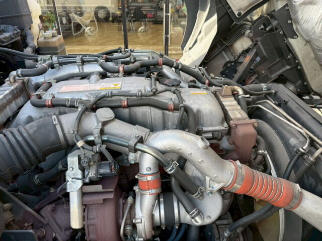 いすゞ：ギガ：冷凍ウィング：サブエンジン：ジョロ4キーストン：ステンレス多数