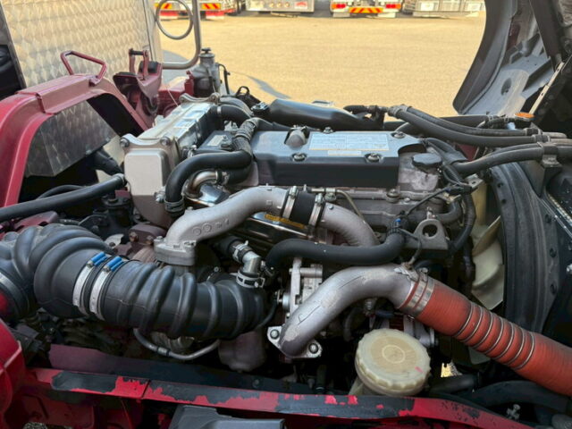 いすゞ：フォワード：ハイルーフ：冷凍バン：7100標準幅：架装多数：格納ゲート：エアサス