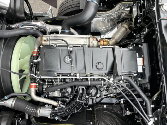 17スーパーグレート　トレーラーヘッド　スライドカプラー　未使用　E尺　460馬力　プレミアムライン