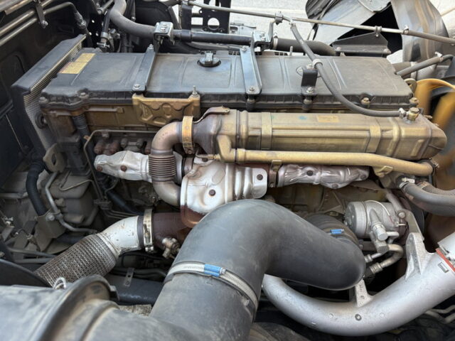 17スーパーグレート：ハイルーフ：トレーラーヘッド：アルミホイール：第5輪荷重11.500㎏