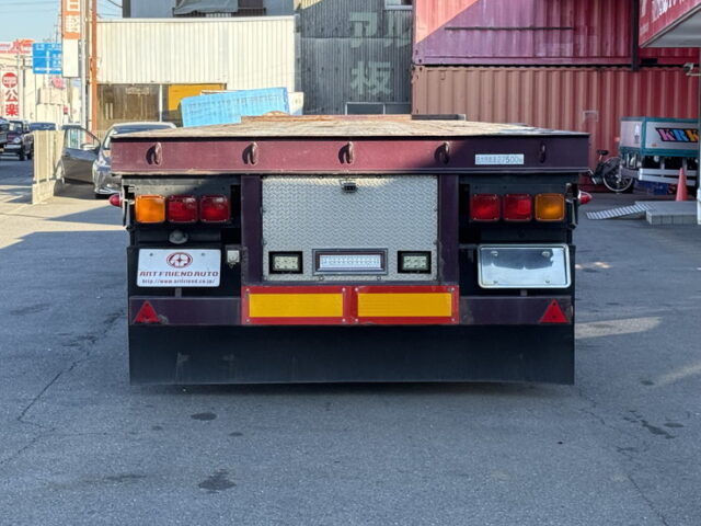 東邦：トレーラー：まな板：3軸：スタンション多数：内フック多数：最大積載量27.500㎏