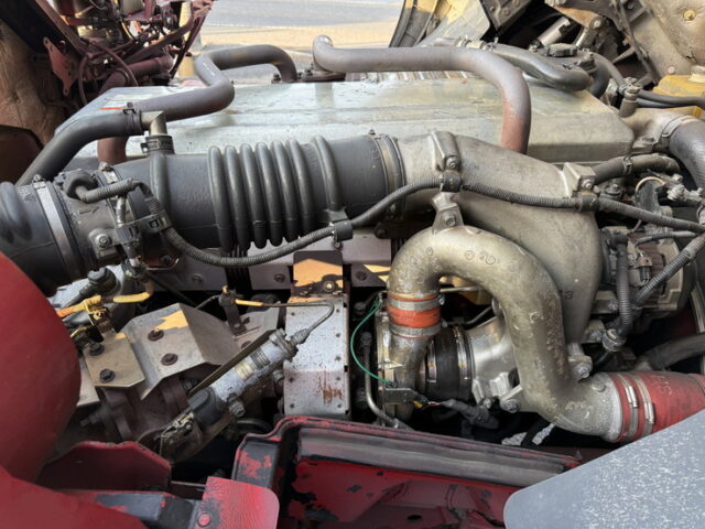 日野:プロフィア:ハイルーフ:トレーラーヘッド:メッキ多数:後輪エアサス:480馬力