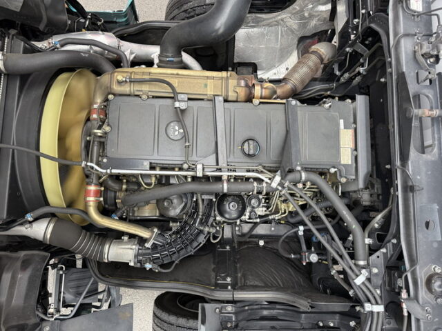 17スーパーグレート：ハイルーフ：ウィング：プレミアムライン：リア門口ステンレス