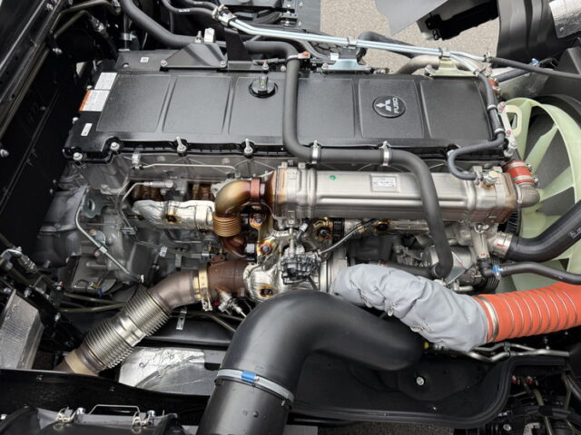 LBエアロ★：スーパーハイルーフ：トレーラーヘッド：未使用：プレミアムライン