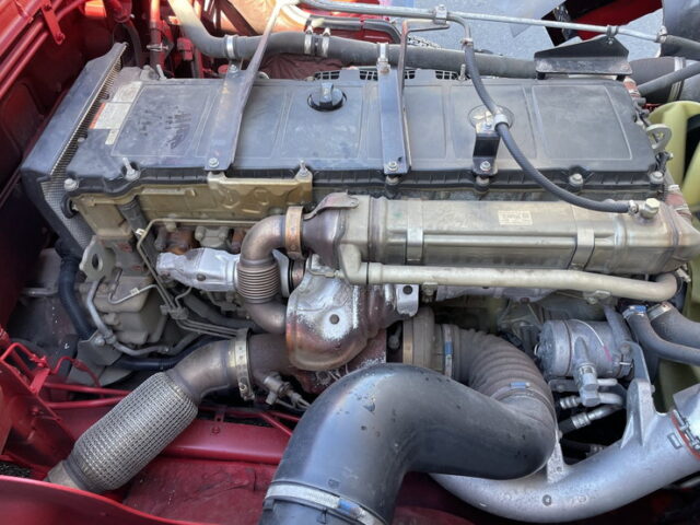 17スーパーグレート　ハイルーフ　トレーラーヘッド　460馬力　第5輪荷重11.500㎏