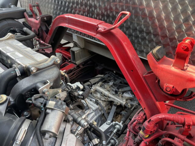 いすゞ：フォワード：ウィング：6200ワイド：エアサス：架装多数：木床：240馬力