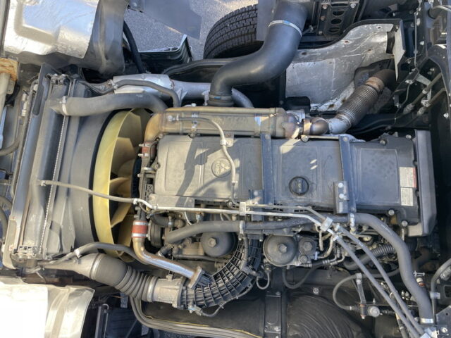 17スーパーグレート　ハイルーフ　トレーラーヘッド　第5輪荷重11.500㎏　アルミホイール