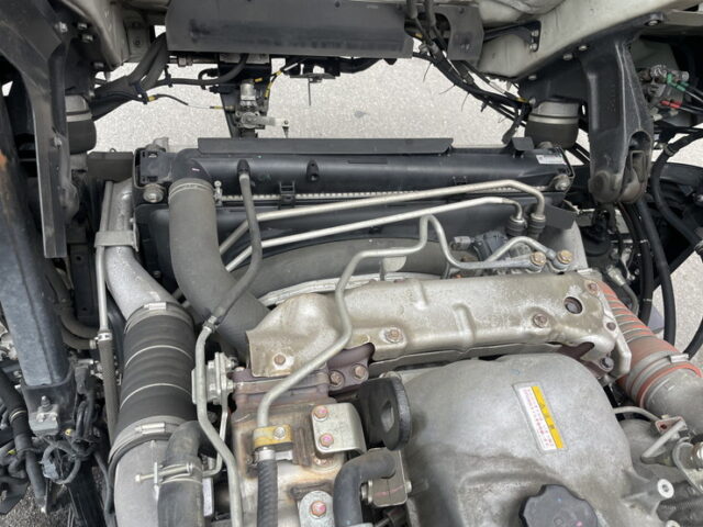 いすゞ　ギガ　ウィング　メッキ多数　ステンレス多数　アルミホイール