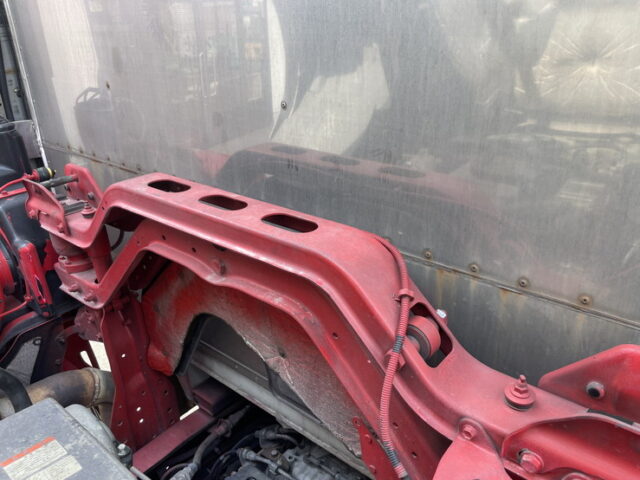 日野：プロフィア：ハイルーフ：ウィング：メッキ多数：ステンレス多数　