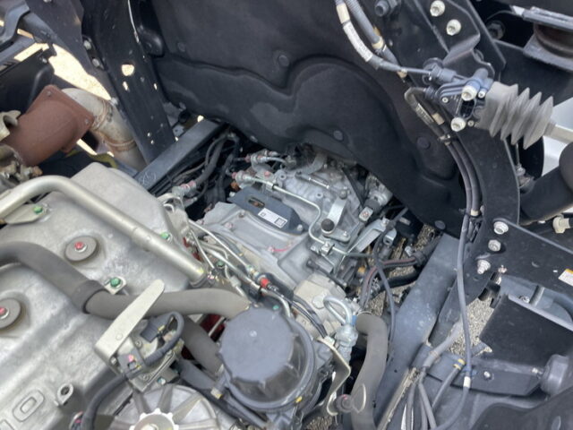 日野：17プロフィア：ハイルーフ：ウィング：メッキ多数：アルミホイール