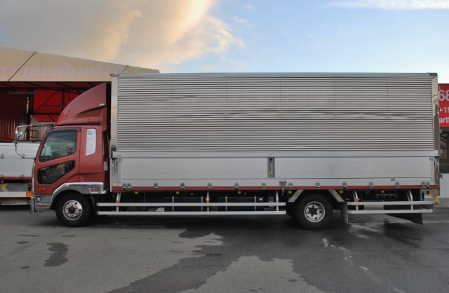 【329】三菱ふそうファイター　ワイド　アルミウイング　7200ボデー