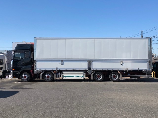 【332】ＵＤトラックスクオン　低床　冷凍ウイング　総輪エアサス　ハイルーフ