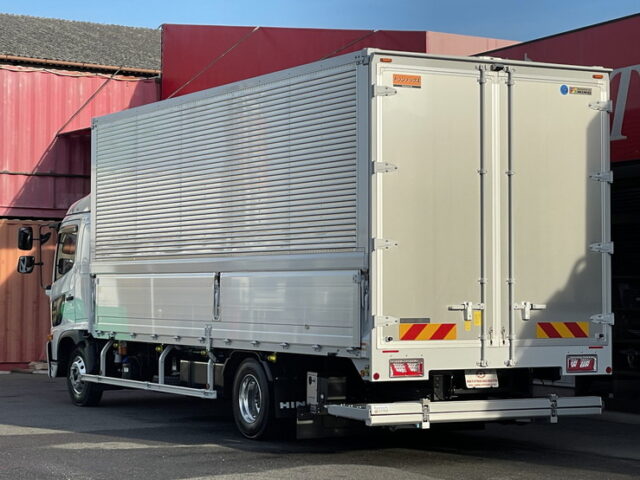 日野　17レンジャー　ウィング　6200ワイド　後輪エアサス　格納ゲート付　240馬力