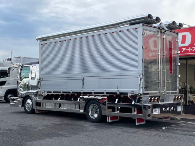 いすゞ　フォワード　庫内部屋仕様　ステンレスパーツ多数　ロケット