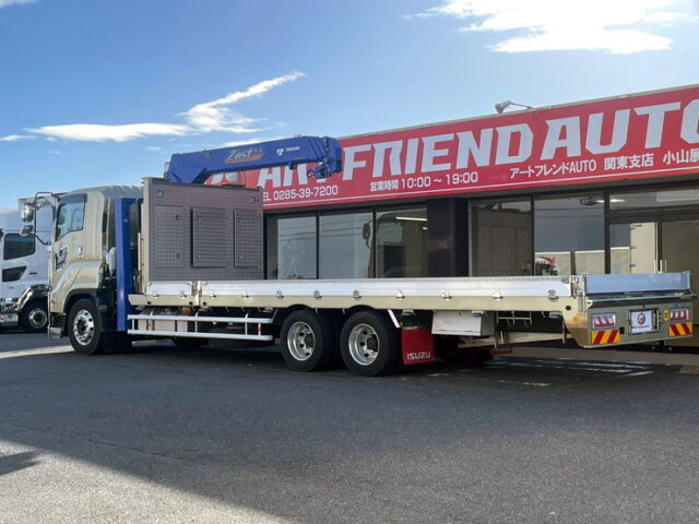 ギガ　平セルフ　4段クレーン　３軸　２デフ　ラジコン付　重機運搬仕様　歩み板付　ハイジャッキ