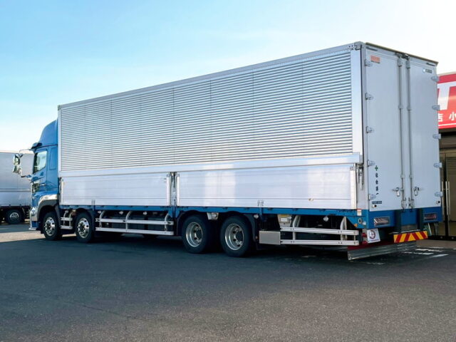 日野　17プロフィア　ハイルーフ　アルミウィング　アルミホイール　AT　メッキパーツ多数