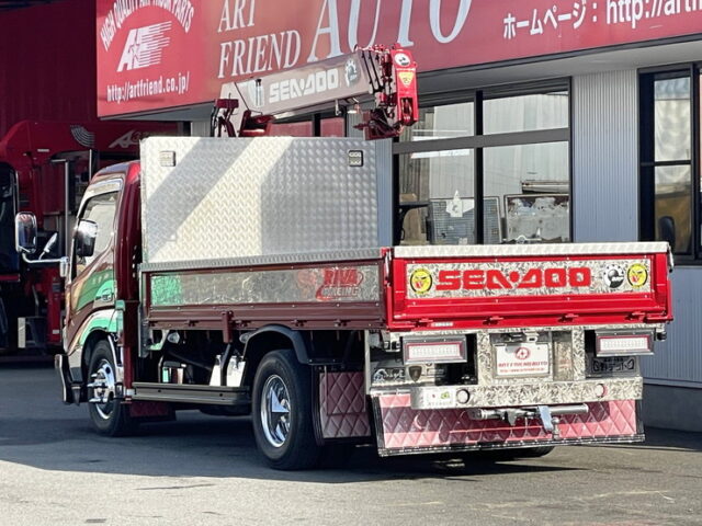 日野　デュトロ　4段クレーン　ラジコン　フックイン　前出しバンパー昇降機付き　ヒッチメンバー