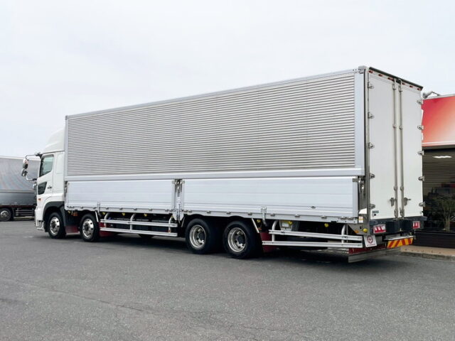 日野　プロフィア　寒冷地　ウィング　アルミホイール　メッキ多数