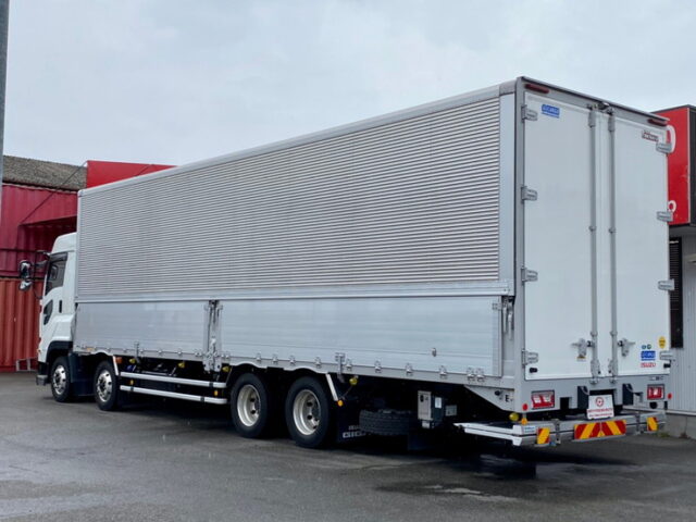 【826】H30　ギガ　4軸　ウィング　格納ゲート　7速MT　エアサス　走行距離10万km以下