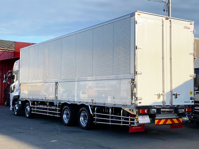 【527】UDトラックス　クオン　カスタム　ハイルーフ　ウィング　門口ステンレス