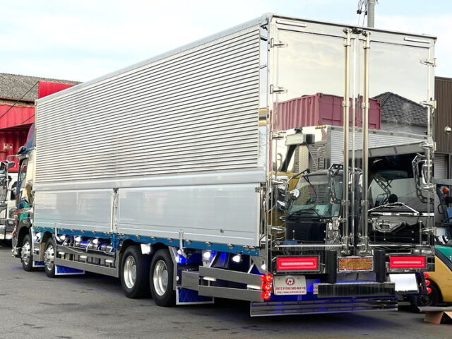 【1450】R1　17プロフィア　ハイルーフ　ウィング　メッキ多数　ステンレス多数【委託販売】