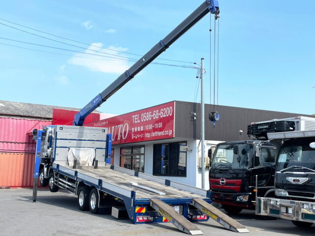 【1495】R2　ギガ　ハイジャッキセルフ　4段クレーン　ウィンチ付　TADANO　歩みハンガー歩み付