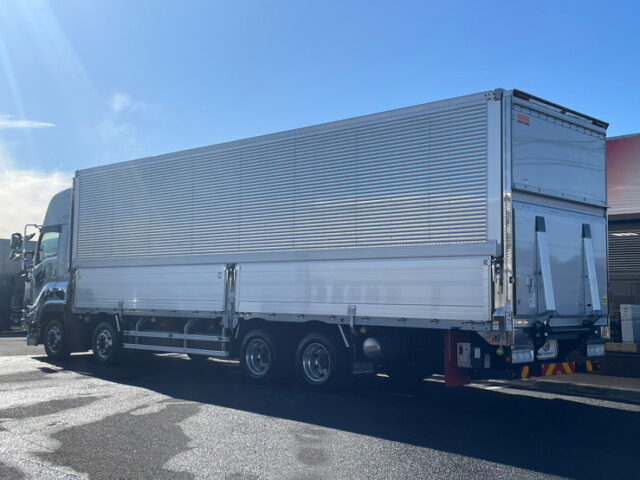 【1367】R3　ギガ　ハイルーフ　ウィング　新明和跳上ゲート　エアサス　低走行　リア門口ステンレス