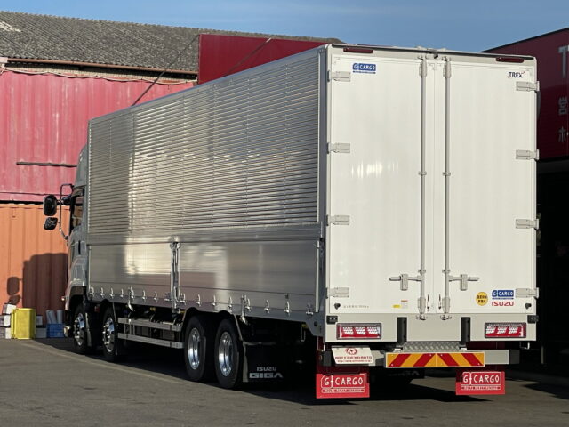 いすゞ　ギガ　ハイルーフ　ウィング　未使用車　アルミホイール　メッキ多数