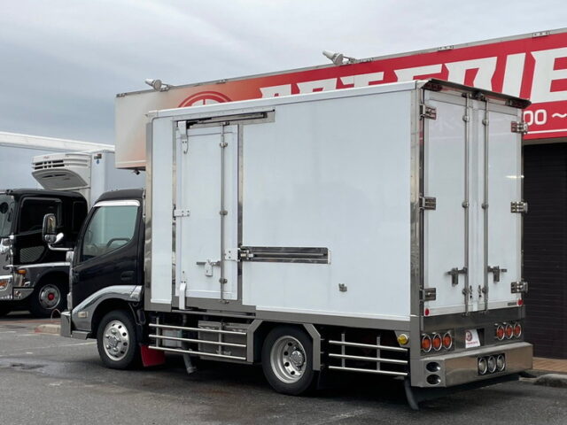 日野　デュトロ　冷凍バン　横扉　オバＱバンパー　ステンレス多数　キーストン