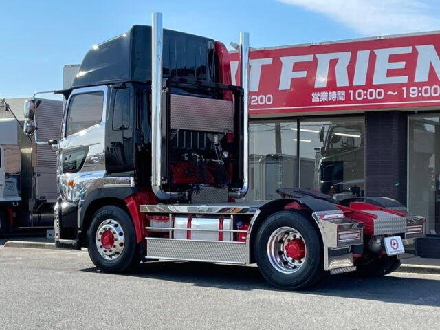 日野　17プロフィア　ヘッド　内装生地張り　ステンレス多数　メッキパーツ多数