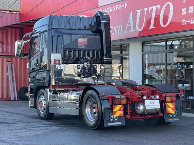 17スーパーグレート　ハイルーフ　トレーラーヘッド　460馬力　第5輪荷重11.500㎏