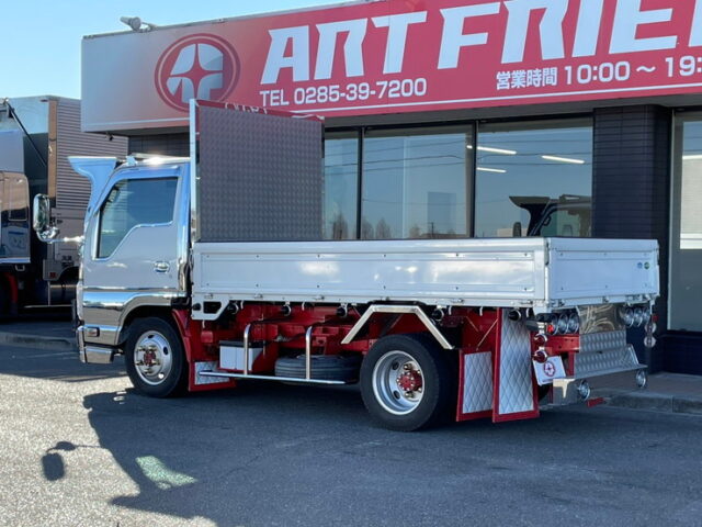 いすゞ　エルフ　平ボディ　5MT　フロントバイザー　プロテク縞板　木床　内装生地張り