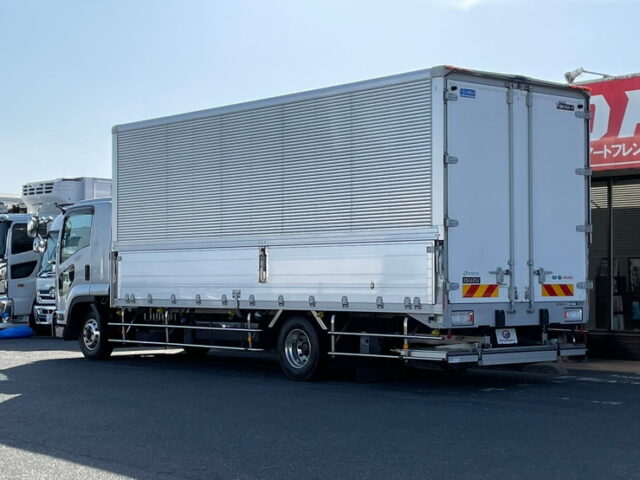 いすゞ:フォワード:ワイド:210馬力:アルミウィング:格納パワーゲート:リアエアサス:アルミホイール