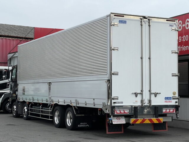 いすゞ　ギガ　ウィング　メッキ多数　ステンレス多数　アルミホイール