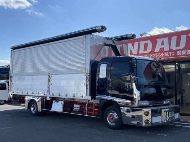 【委託販売車両】いすゞ：フォワード：205馬力：6MT：リア門口ステンレス：木床：ロケット：舟形バンパー：ステンレス多数　