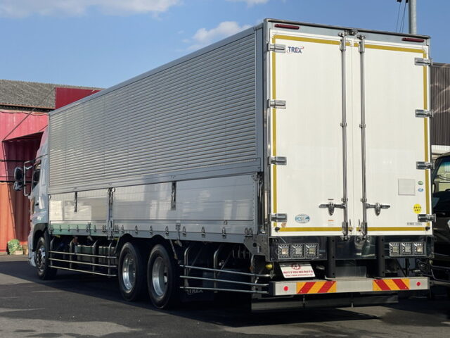 日野：17プロフィア：ハイルーフ：ウィング：10輪：リア門口ステンレス