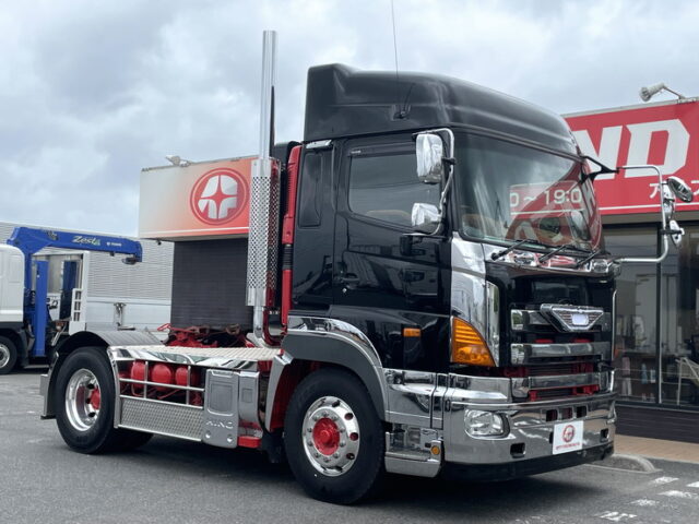 日野：プロフィア：トレーラーヘッド：内装生地張り：ハイルーフ：架装多数：メッキ多数