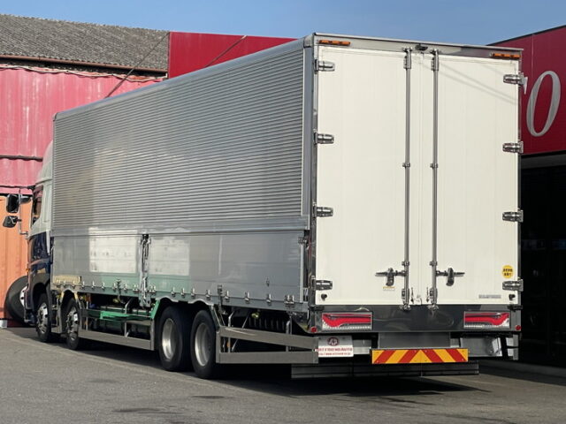 日野：17プロフィア：ハイルーフ：メッキ多数：ステンレス多数：アルミホイール