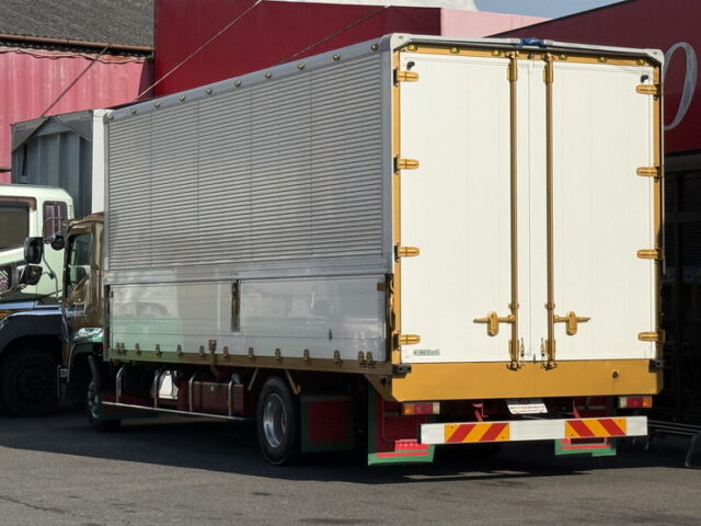 いすゞ：フォワード：6200ワイド：ウィング：木床：アルミホイール：240馬力：エアサス