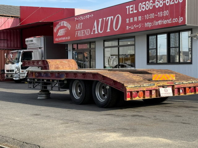 東急：重機運搬用トレーラー：幅2800㎜　荷台長4700㎜：歩みハンガー：8輪