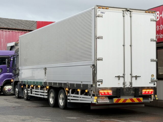 17スーパーグレート：ハイルーフ：メッキ多数：アルミホイール：リア門口ステンレス