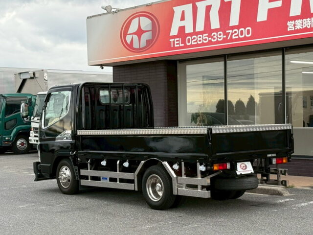 キャンター：平ボデー：前出しバンパー：ステンレスサイドバンパー：マニュアル