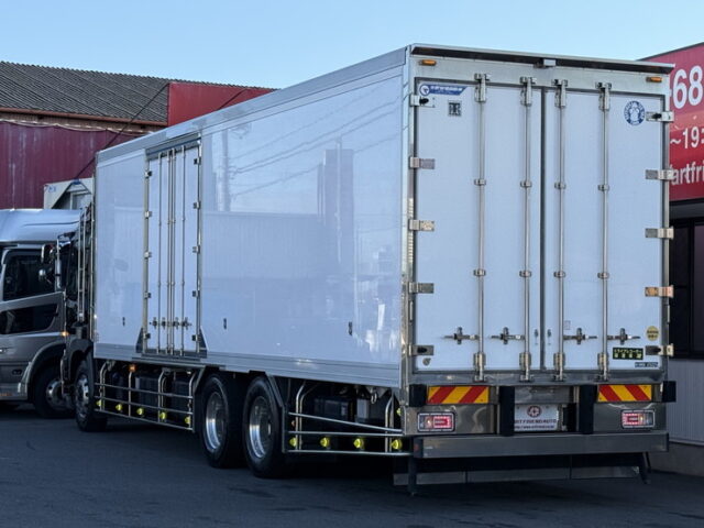 日野：17プロフィア：冷凍バン：メッキ多数：サブエンジン：ジョロ4キーストン