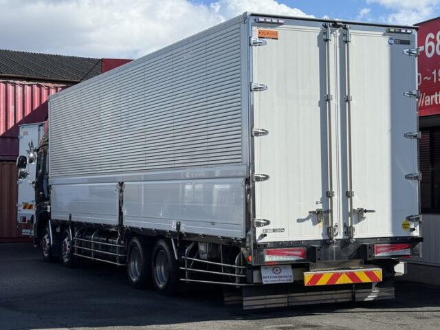 日野:17プロフィア:ハイルーフ:メッキ多数:アルミホイール:木床:E13Cエンジン