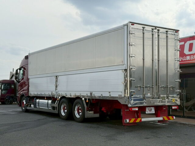 VOLVO：FH：グローブトロッター：ウィング：造りボディ：架装多数：高年式低走行