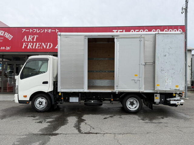 日野：デュトロ：バン：ワイドロング：格納ゲート：左スライドドア：AT車：準中型免許